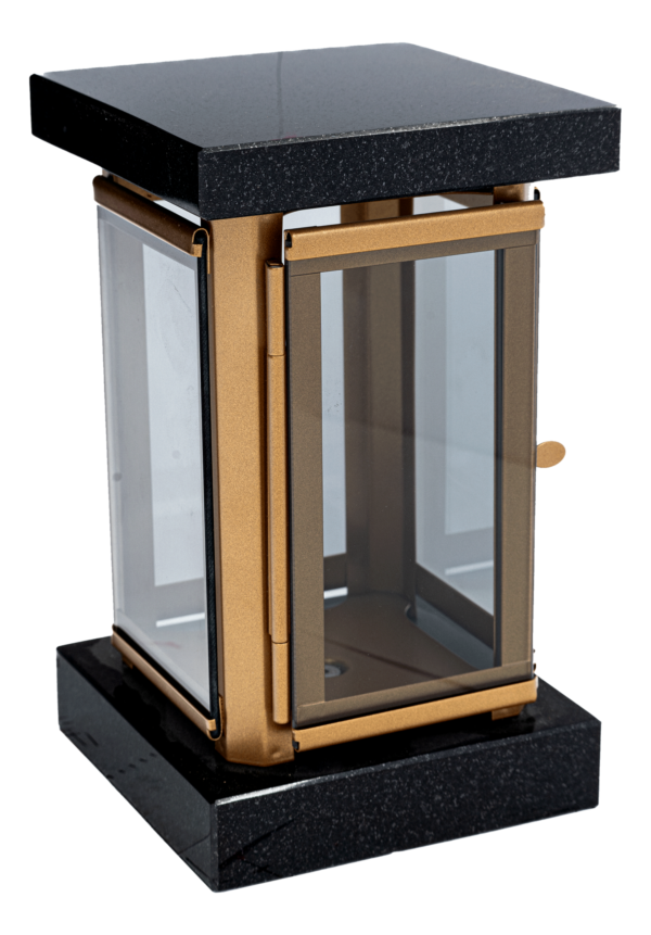 lampa-kwadrat-szwed-zloty-mat_clipped_rev_1